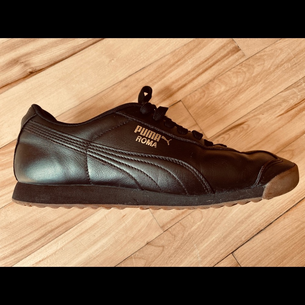 Puma Roma. Black & gold.